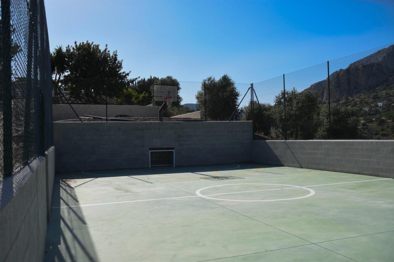 Lagar Del Chorro Junto Caminito Del Rey Piscina Y Baloncesto Apartment Luaran gambar