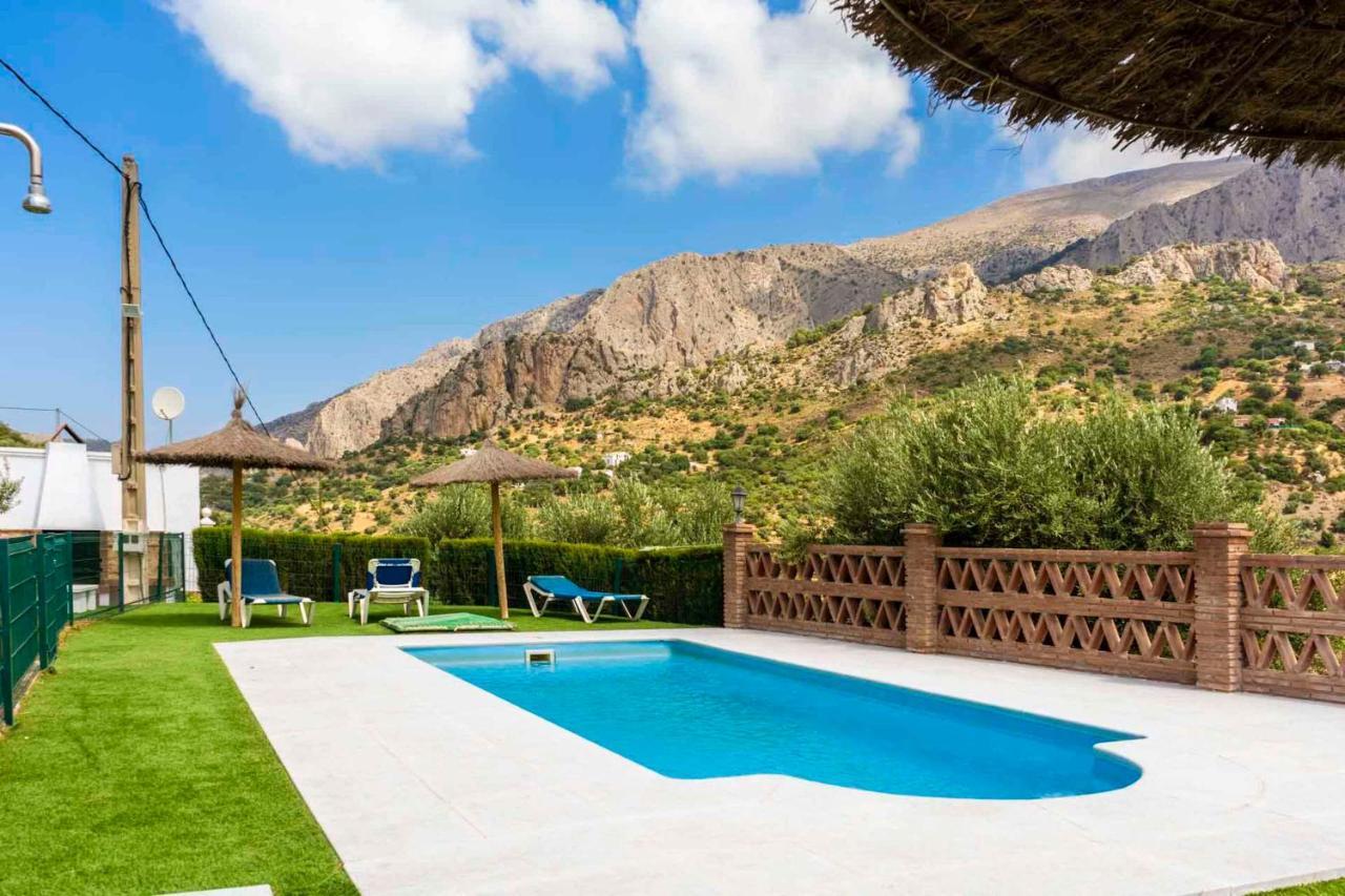Lagar Del Chorro Junto Caminito Del Rey Piscina Y Baloncesto Apartment Luaran gambar